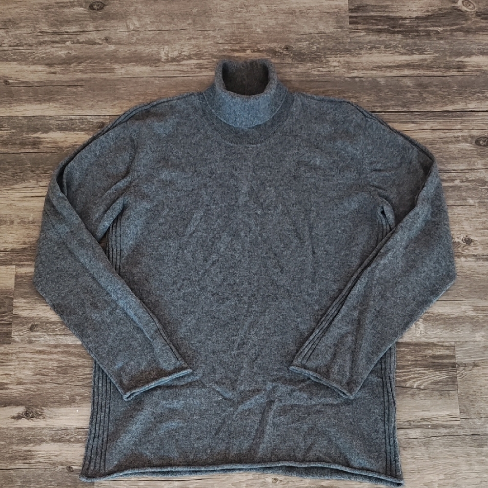 Armani 100% Cashmere Turtleneck Sweater. Size XXL